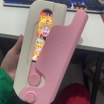 iPhone 15 Pro Max Giant Carrot Knife Stress Relieving Case - różowy / biały